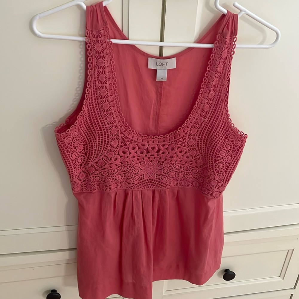 Loft sleeveless embroidered scoop neck top color Salmon
